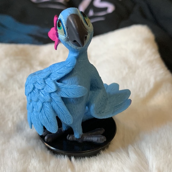 Rio 2 Cineplex Movie Theatre Collectible Cup Figurines (2014) - Picture 3 of 5